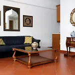 Ξενοδοχείο House 3*