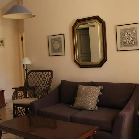 House Ξενοδοχείο 3*