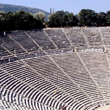 House Ξενοδοχείο 3*