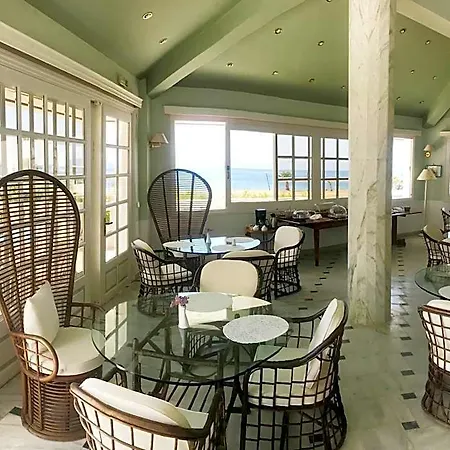 House Hotel 3*