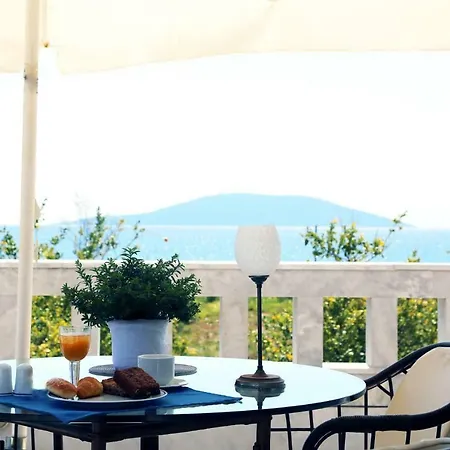 Ξενοδοχείο House 3*